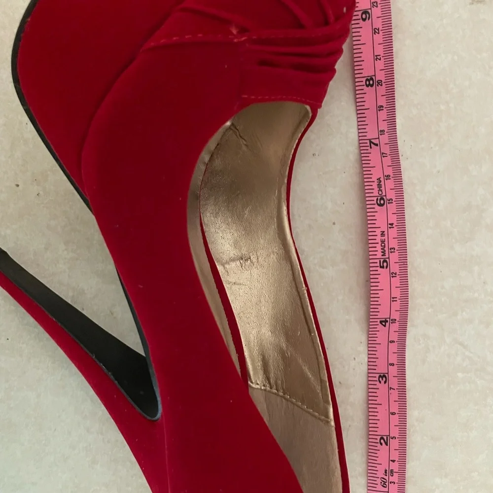 Qupid velvet platform stilettos Valentines ❤️🔥 - Picture 7 of 8